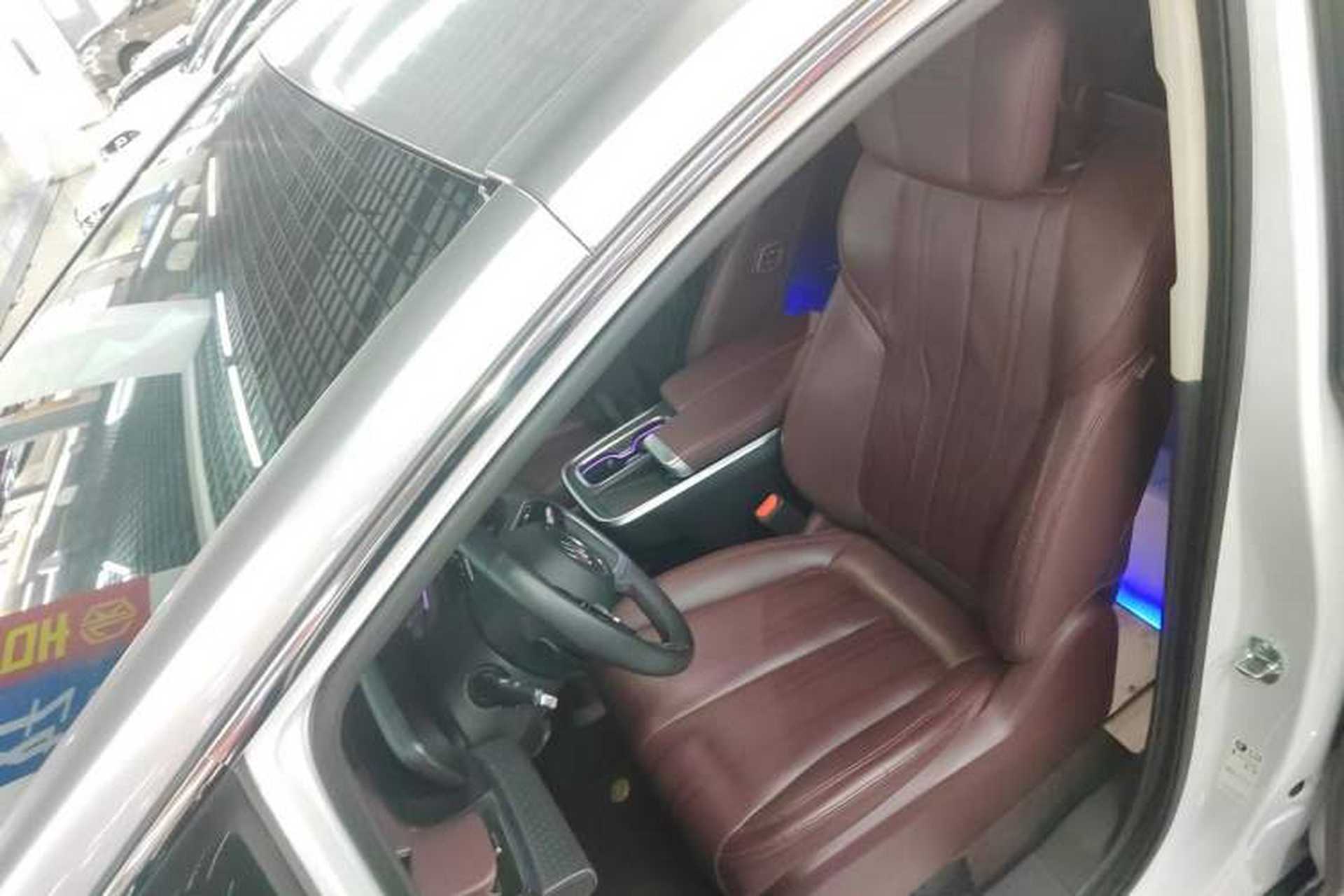 Used Buick Century 2023 2.0T Six-Seater Yinshi Edition Left Front Seat
