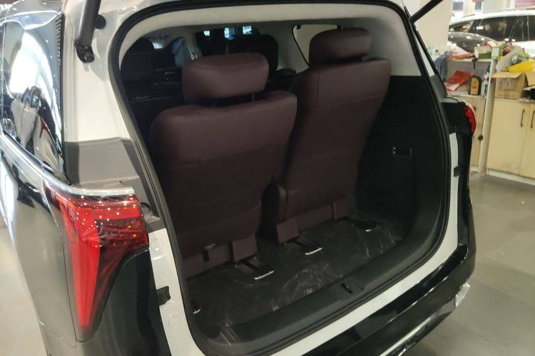 Used Buick Century 2023 2.0T Six-Seater Yinshi Edition Trunk