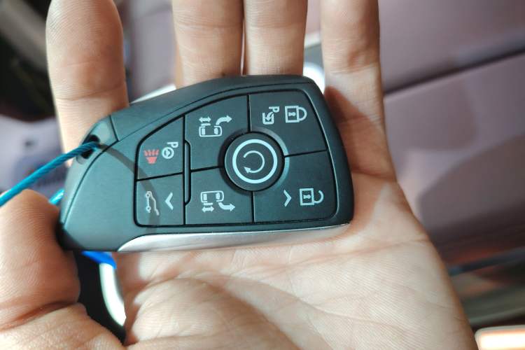 Used Buick Century 2023 2.0T Seven-Seater Yinshi Edition Vehicle Key