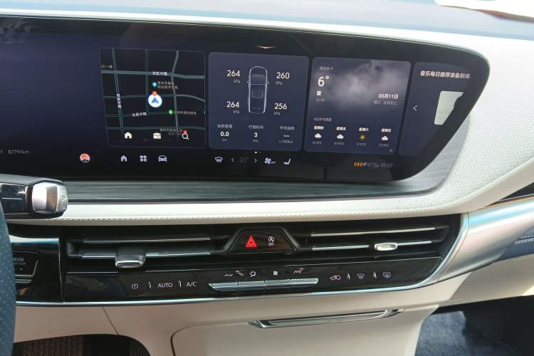 Used Buick Century 2023 2.0T Six-Seater Yinshi Edition Audio And AC Panel