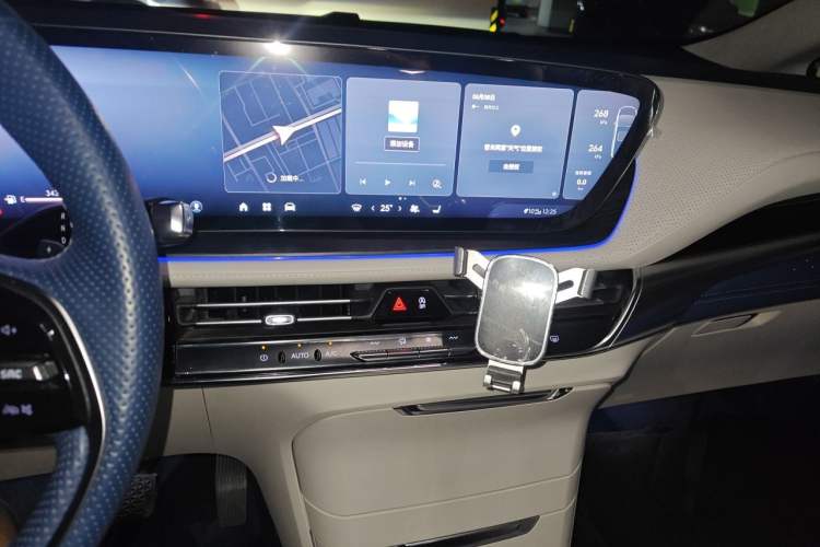 Used Buick Century 2023 2.0T Seven-Seater Yinshi Edition Audio And AC Panel