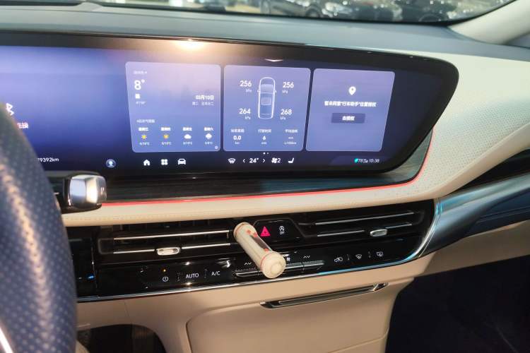 Used Buick Century 2023 2.0T Six-Seater Yinshi Edition Audio And AC Panel