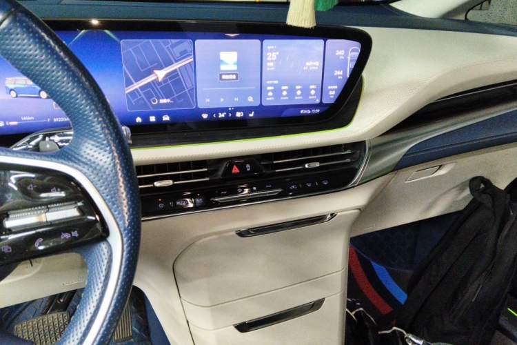 Used Buick Century 2023 2.0T Six-Seater Yinshi Edition Audio And AC Panel