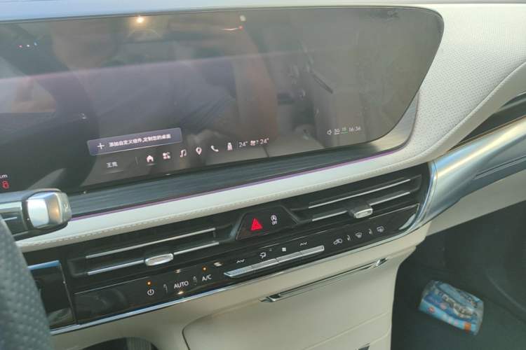 Used Buick Century 2023 2.0T Six-Seater Yinshi Edition Audio And AC Panel