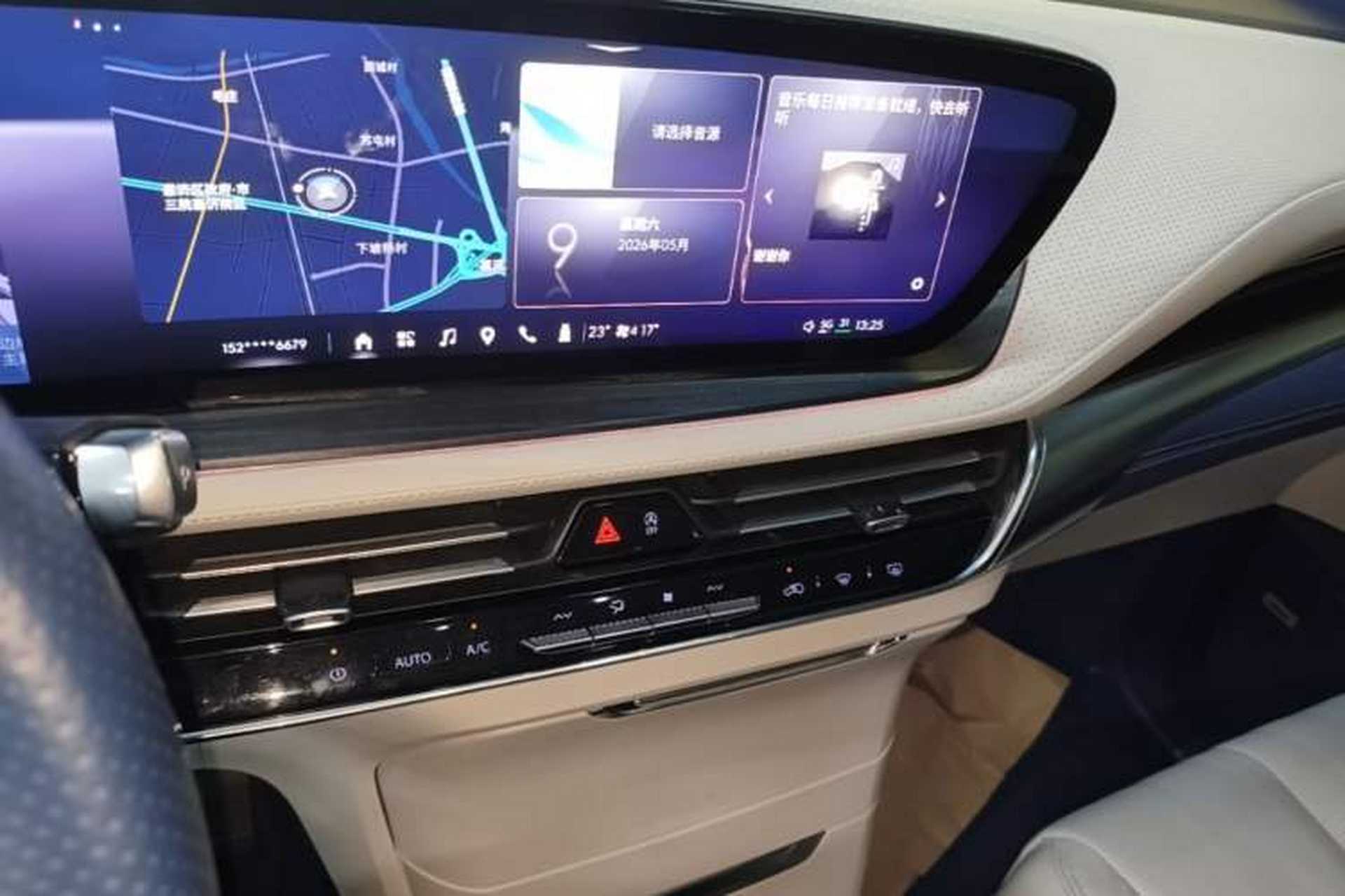 Used Buick Century 2023 2.0T Six-Seater Yinshi Edition Audio And AC Panel