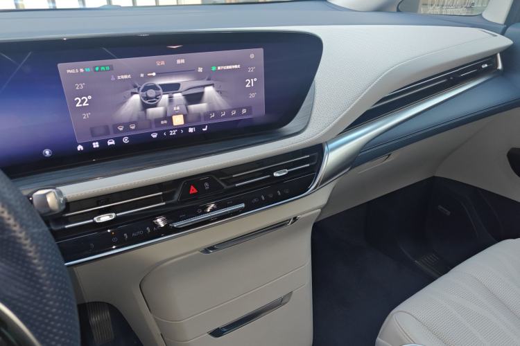 Used Buick Century 2023 2.0T Six-Seater Yinshi Edition Audio And AC Panel