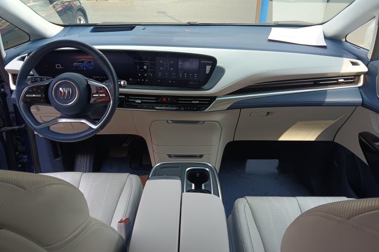 Used Buick Century 2023 2.0T Six-Seater Yinshi Edition Center Console