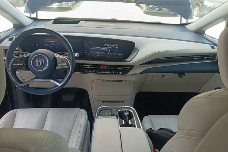 Used Buick Century 2023 2.0T Six-Seater Yinshi Edition Center Console