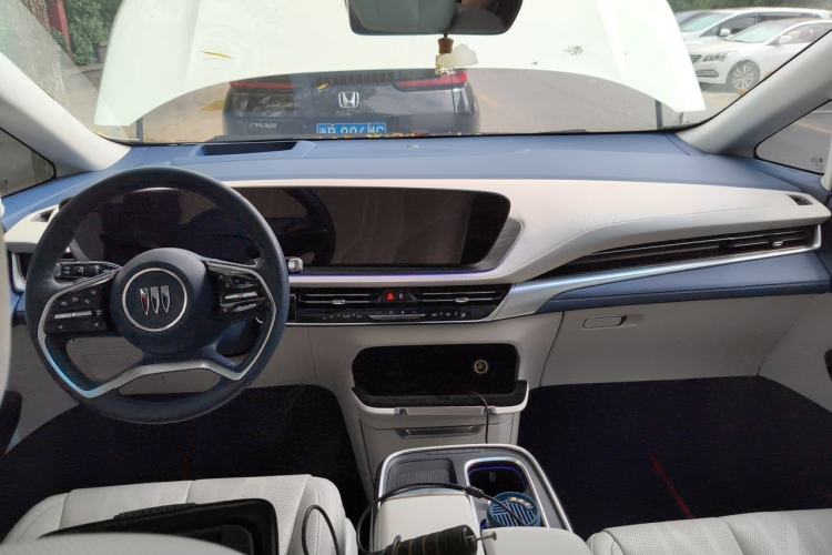Used Buick Century 2023 2.0T Seven-Seater Yinshi Edition Center Console