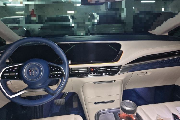 Used Buick Century 2023 2.0T Six-Seater Yinshi Edition Center Console
