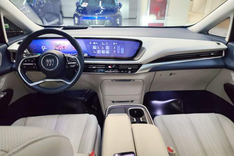 Used Buick Century 2023 2.0T Six-Seater Yinshi Edition Center Console