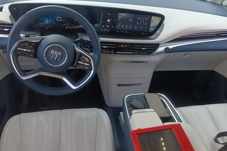 Used Buick Century 2023 2.0T Seven-Seater Yinshi Edition Center Console