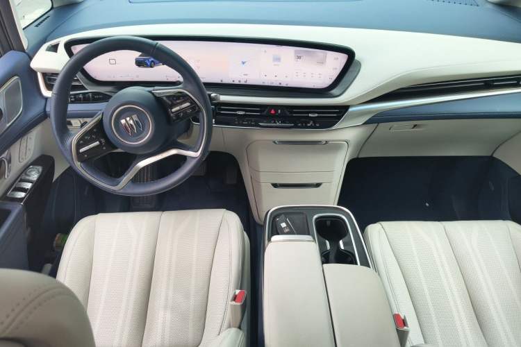 Used Buick Century 2023 2.0T Six-Seater Yinshi Edition Center Console