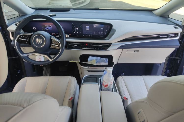 Used Buick Century 2023 2.0T Six-Seater Yinshi Edition Center Console