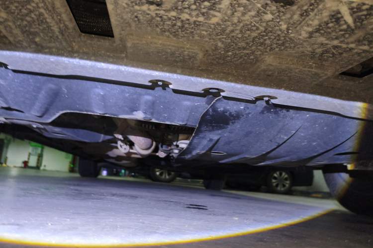 Used Buick Century 2023 2.0T Six-Seater Yinshi Edition Chassis Front