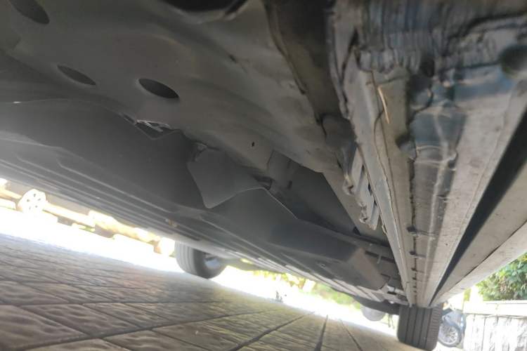 Used Buick Century 2023 2.0T Six-Seater Yinshi Edition Chassis Front Left