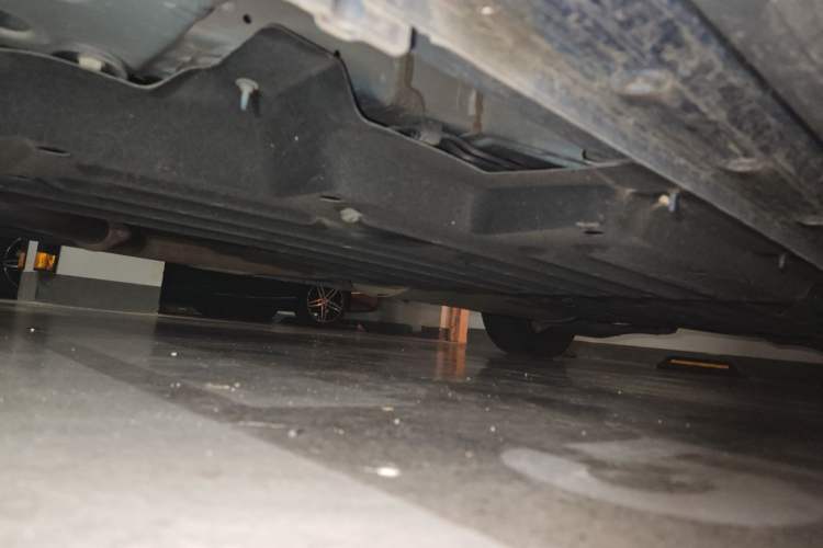 Used Buick Century 2023 2.0T Seven-Seater Yinshi Edition Chassis Front Left