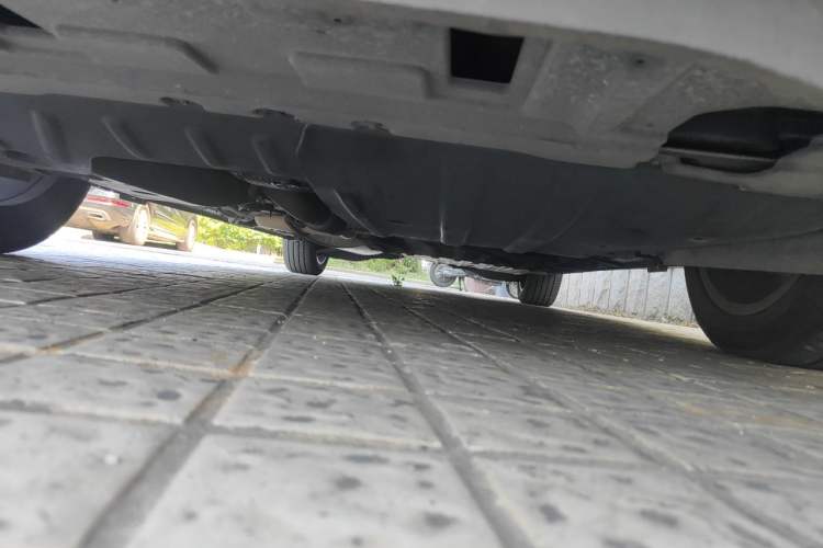 Used Buick Century 2023 2.0T Six-Seater Yinshi Edition Chassis Front