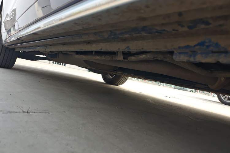 Used Buick Century 2023 2.0T Six-Seater Yinshi Edition Chassis Front Right