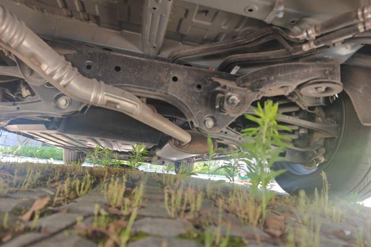 Used Buick Century 2023 2.0T Six-Seater Yinshi Edition Chassis Rear