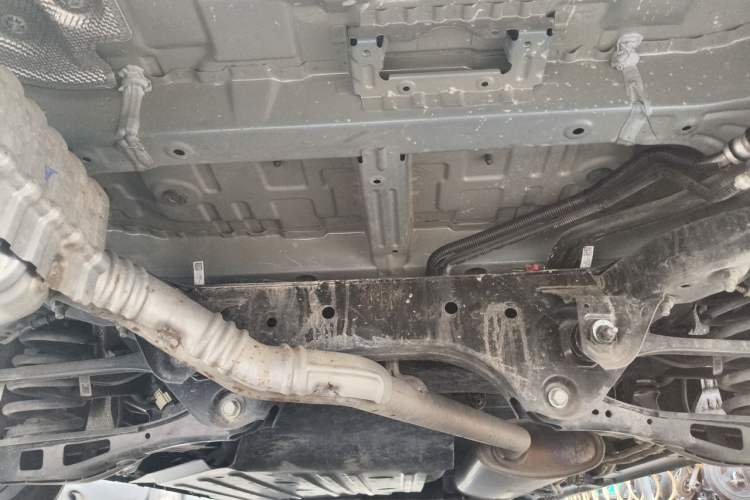 Used Buick Century 2023 2.0T Six-Seater Yinshi Edition Chassis Rear