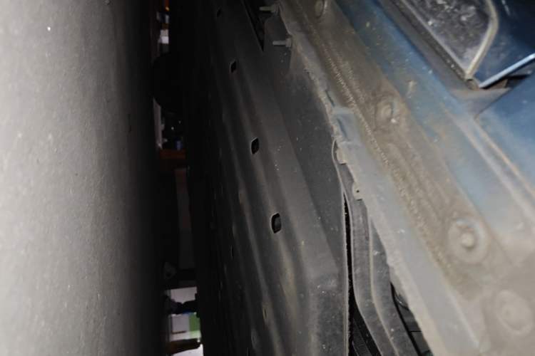 Used Buick Century 2023 2.0T Seven-Seater Yinshi Edition Chassis Rear Left