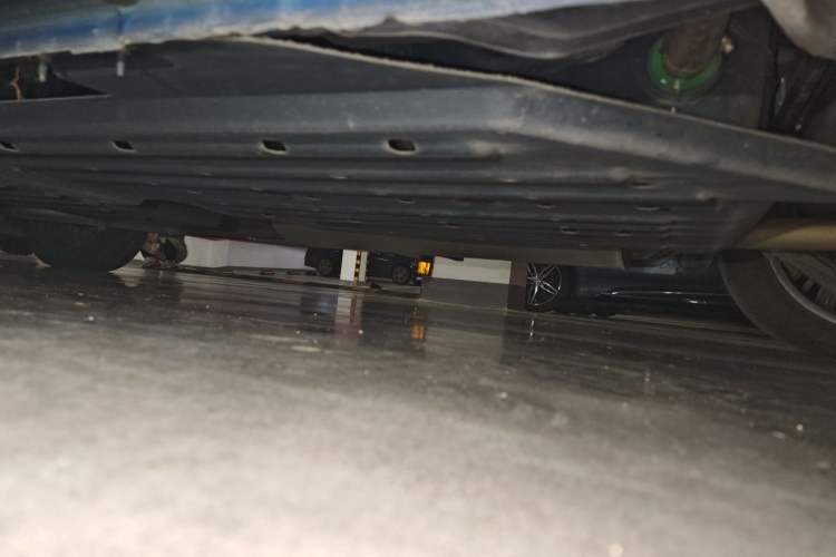 Used Buick Century 2023 2.0T Seven-Seater Yinshi Edition Chassis Rear Left