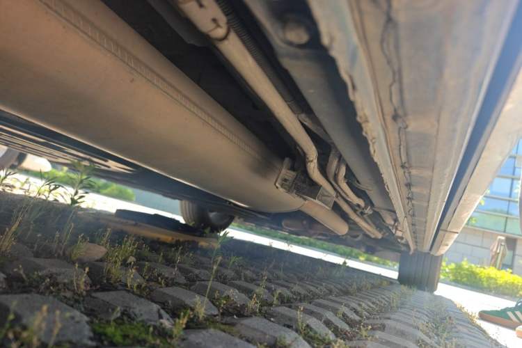 Used Buick Century 2023 2.0T Six-Seater Yinshi Edition Chassis Rear Right