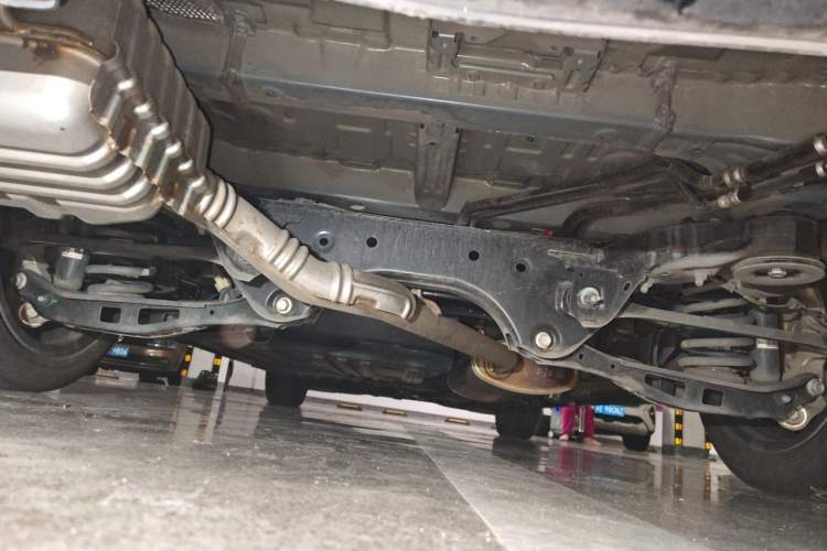 Used Buick Century 2023 2.0T Seven-Seater Yinshi Edition Chassis Rear