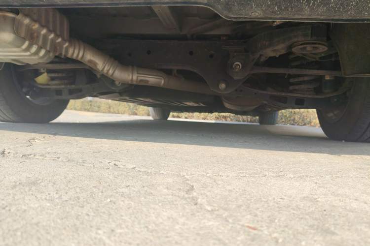 Used Buick Century 2023 2.0T Six-Seater Yinshi Edition Chassis Rear