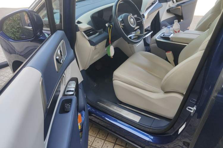 Used Buick Century 2023 2.0T Six-Seater Yinshi Edition Driver Seat