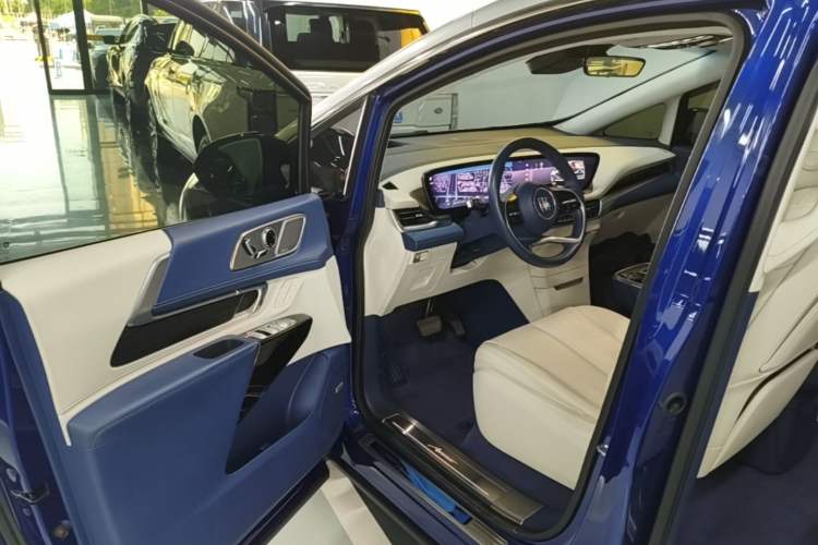 Used Buick Century 2023 2.0T Six-Seater Yinshi Edition Driver Seat