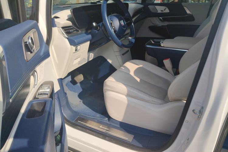 Used Buick Century 2023 2.0T Six-Seater Yinshi Edition Driver Seat