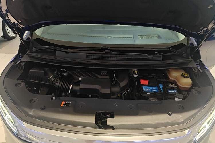 Used Buick Century 2023 2.0T Six-Seater Yinshi Edition Engine Bay