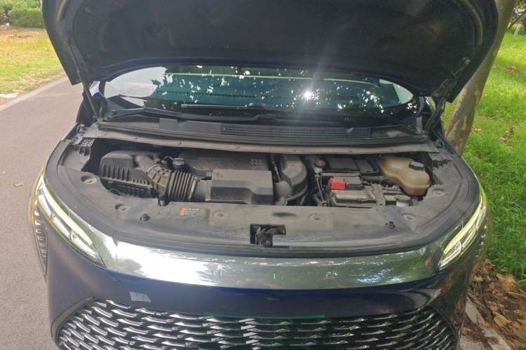 Used Buick Century 2023 2.0T Six-Seater Yinshi Edition Engine Bay