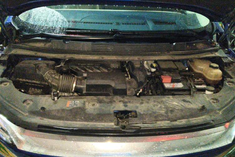 Used Buick Century 2023 2.0T Six-Seater Yinshi Edition Engine Bay