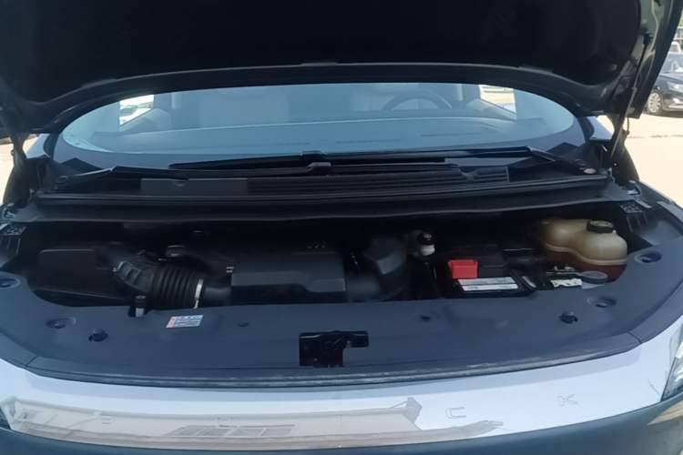 Used Buick Century 2023 2.0T Seven-Seater Yinshi Edition Engine Bay
