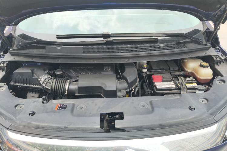 Used Buick Century 2023 2.0T Six-Seater Yinshi Edition Engine Bay