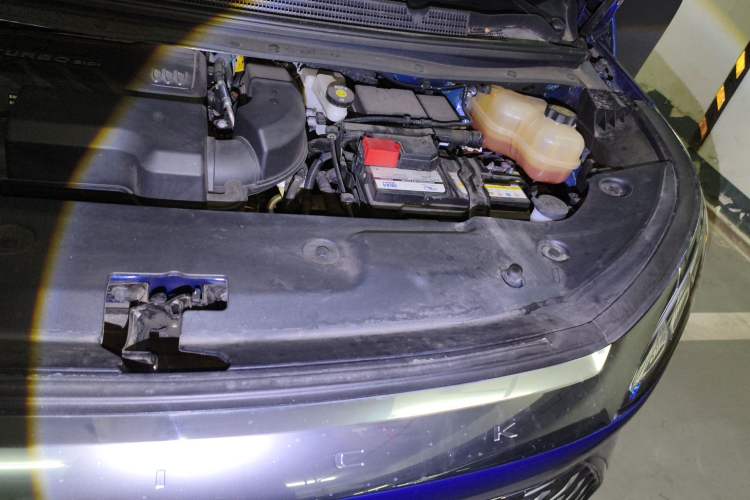Used Buick Century 2023 2.0T Six-Seater Yinshi Edition Engine Bay Left
