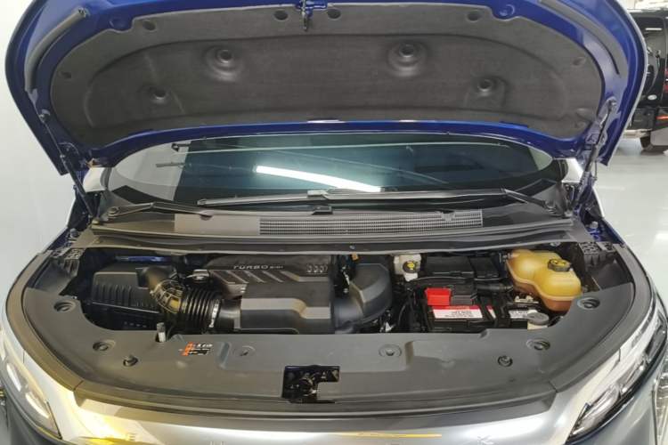 Used Buick Century 2023 2.0T Six-Seater Yinshi Edition Engine Bay
