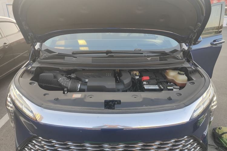 Used Buick Century 2023 2.0T Six-Seater Yinshi Edition Engine Bay