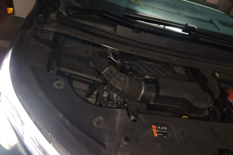 Used Buick Century 2023 2.0T Seven-Seater Yinshi Edition Engine Bay Right