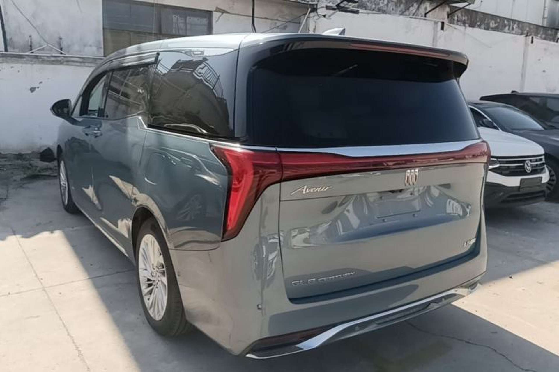 Used Buick Century 2023 2.0T Seven-Seater Yinshi Edition Exterior 2
