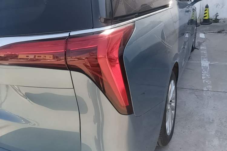 Used Buick Century 2023 2.0T Seven-Seater Yinshi Edition Exterior 3