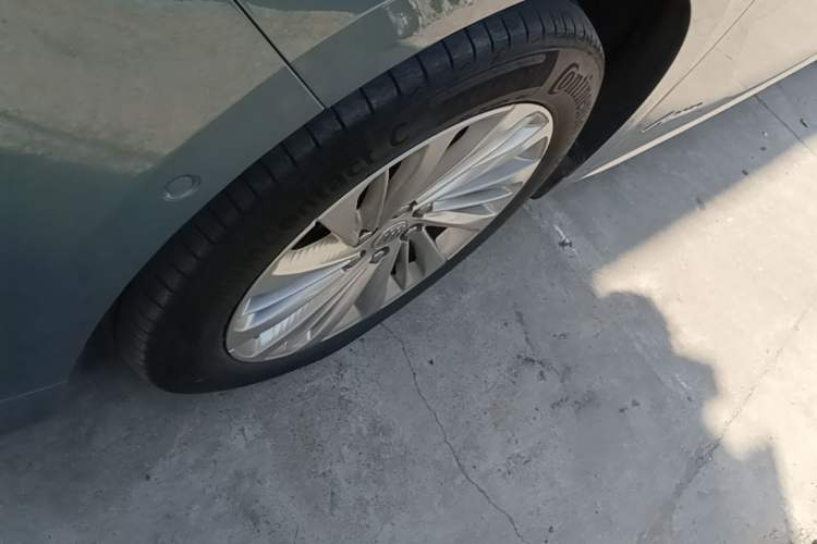 Used Buick Century 2023 2.0T Seven-Seater Yinshi Edition Exterior 4