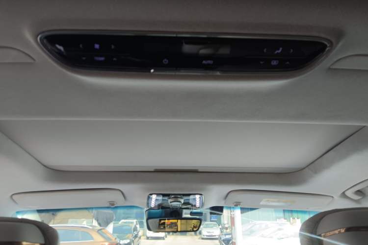 Used Buick Century 2023 2.0T Six-Seater Yinshi Edition Headliner