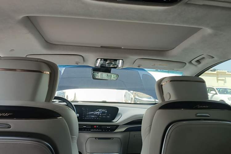 Used Buick Century 2023 2.0T Six-Seater Yinshi Edition Headliner