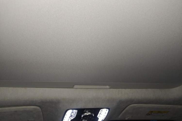 Used Buick Century 2023 2.0T Seven-Seater Yinshi Edition Headliner