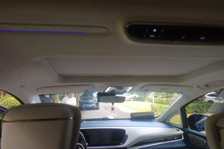 Used Buick Century 2023 2.0T Six-Seater Yinshi Edition Headliner