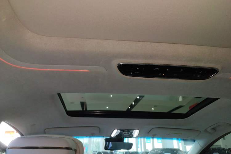 Used Buick Century 2023 2.0T Six-Seater Yinshi Edition Headliner